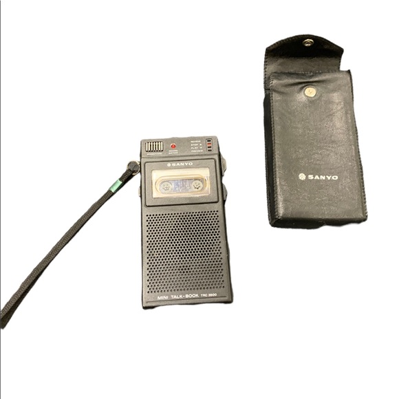 Vintage Sanyo Japanese Micro Recorder. - Picture 2 of 4